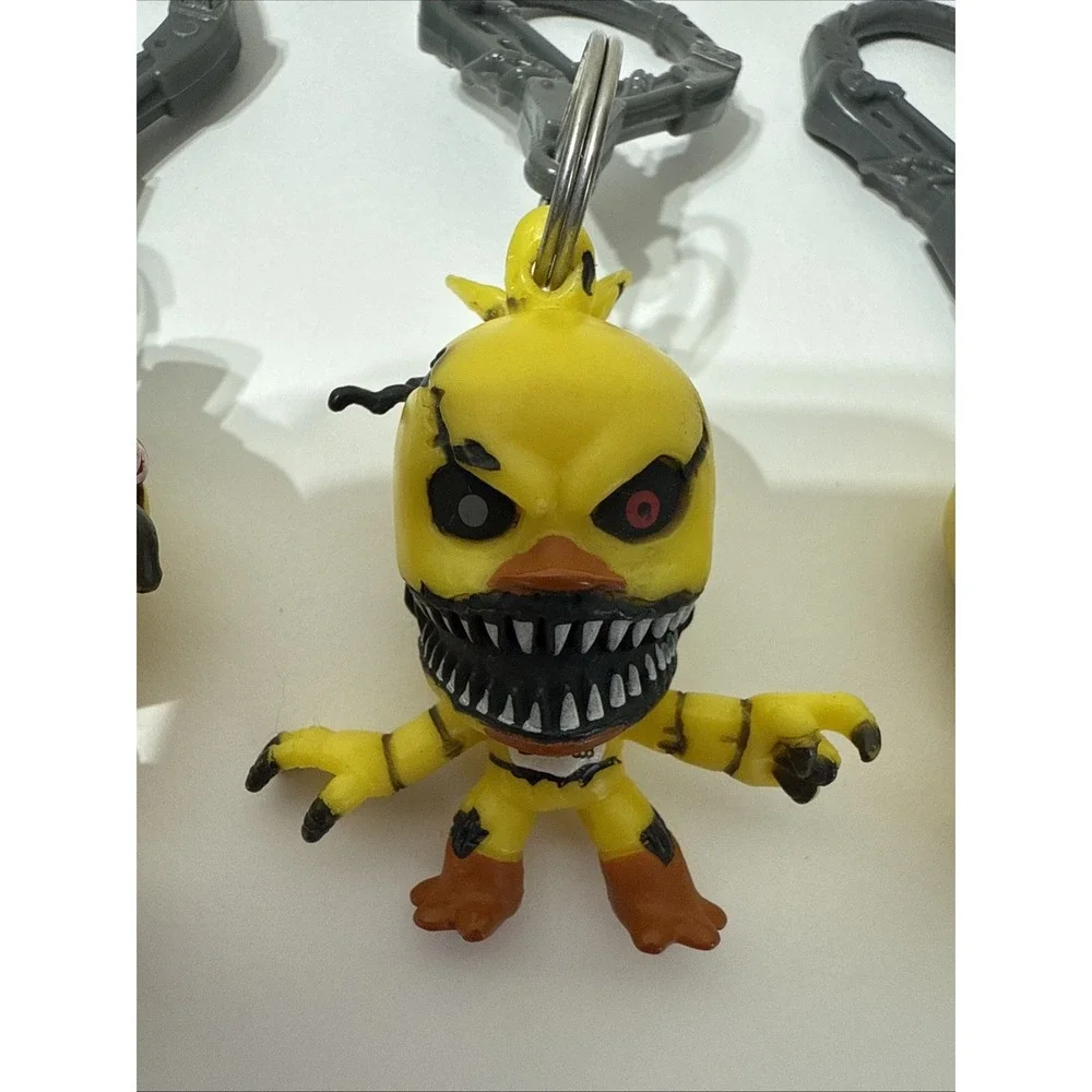Five Nights At Freddy's Character Backpack Clips Keychain Golden Cupcake Nightma